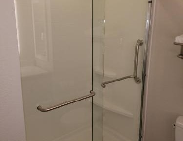 King Suite - Non-Smoking