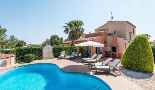 Three-Bedroom Villa (6 Adults)