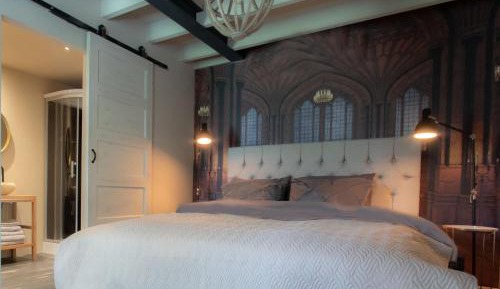 Queen Room with Garden View