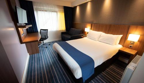 Standard Double Room with Single Sofa Bed and Free Hot Breakfast