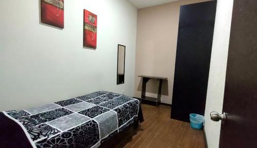 Standard Single Room with Shared Bathroom