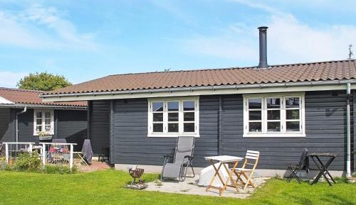 One-Bedroom Holiday Home