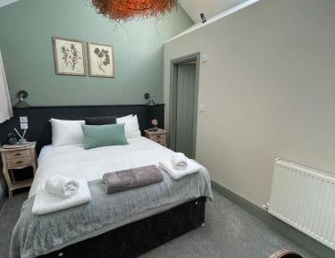 Deluxe Double Room with Shower