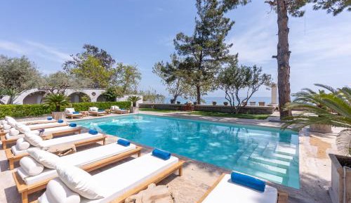 Villa - Beach Front