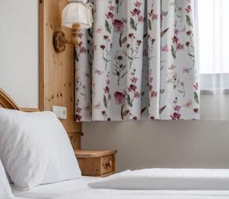 Deluxe Double Room (2 Adults + 1 Child)