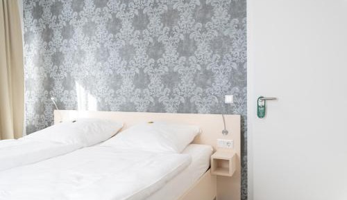 Deluxe Double Room with Shower