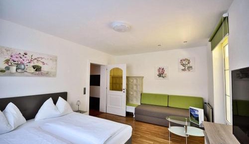 Deluxe Apartment with Terrace