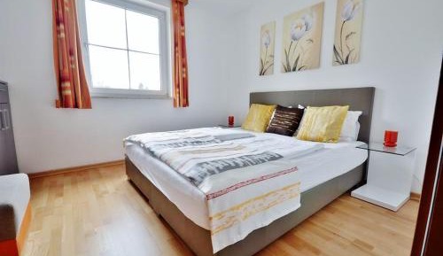 One-Bedroom Apartment with Balcony ca. 45 square yard