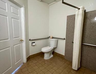 King Room with Roll-In Shower - Disability Access