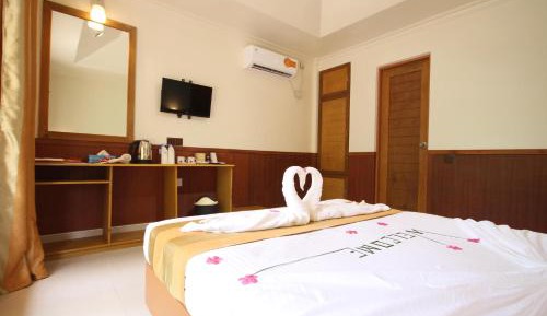 Deluxe Double Room (1 adult + 1 child)