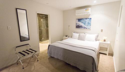 Serene Room (No Window)