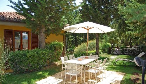 Apartment with Garden View