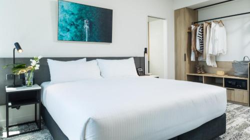 Deluxe Hotel Room