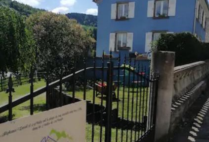 Apartment with Mountain View