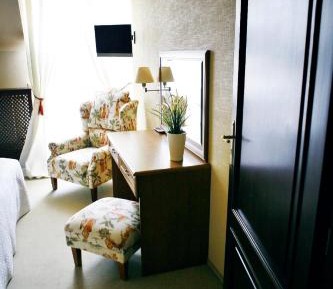 One-Bedroom Apartment with Sofa Bed