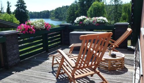 Apartment with Lake View