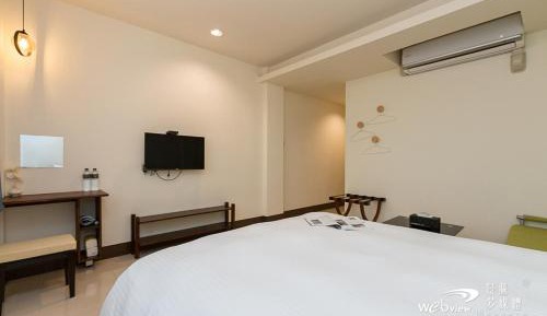 Deluxe Double Room with Shower