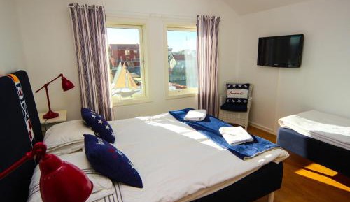 Quadruple Room with Shared Bathroom