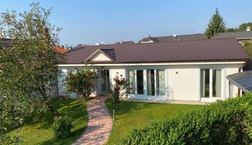 Villa with Garden View