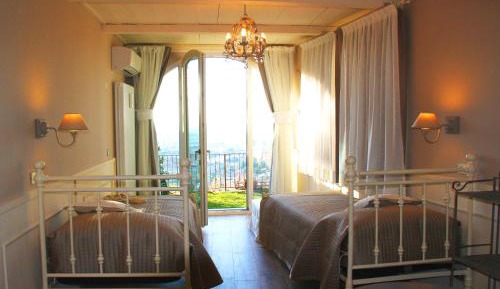 Twin Room with Private Garden
