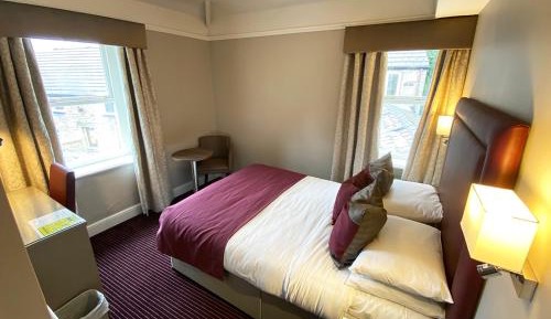 Small Double Room with Shower 