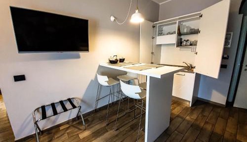 Family Studio (2 Adults + 2 Children)