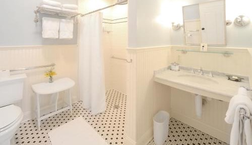 Queen Room - Disability Access