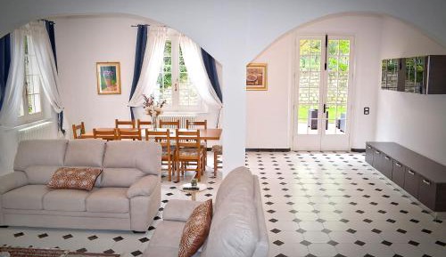 Apartment with Garden View