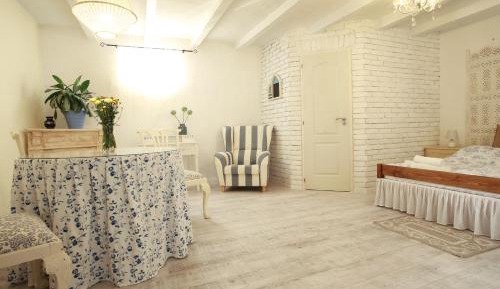 Apartment with Garden View
