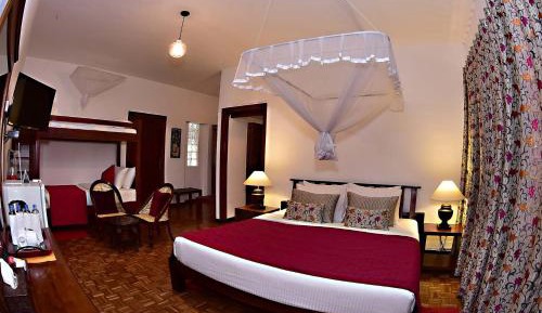 Deluxe Family Room