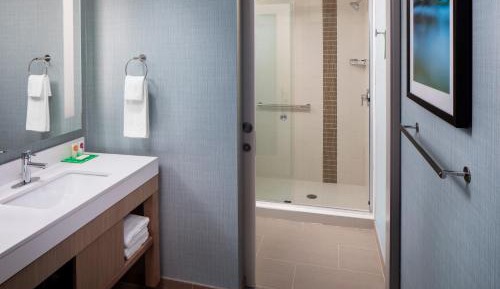 Queen Room with Two Queen Beds and Sofa Bed - High Floor