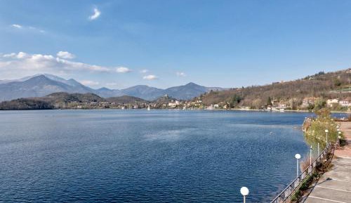 Double Room with Lake View - Annex