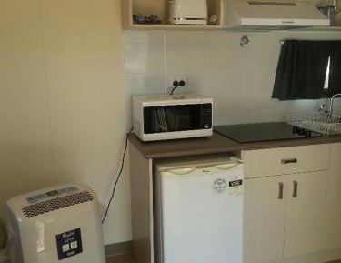 One-Bedroom Chalet with Shared Bathroom