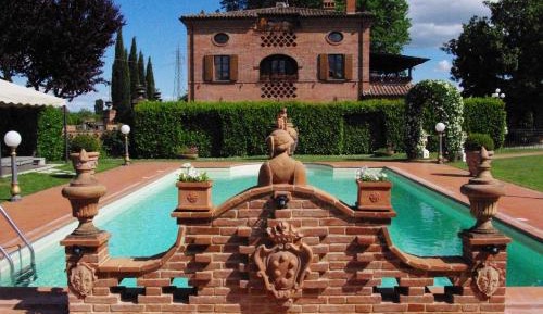 Four-Bedroom House with Private Pool