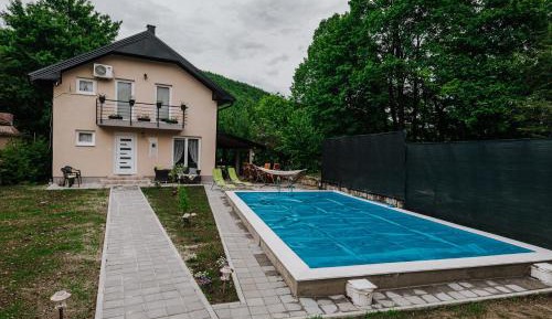 Apartment - Split Level