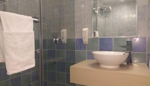 Day Use Room (For upto 6hrs use only between 10 AM to 4 PM Mandatory same day Checkout at 4 PM)