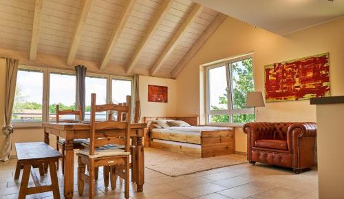 Apartment with Lake View