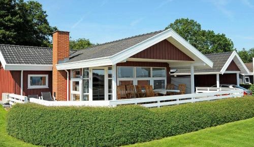 Three-Bedroom Holiday Home 