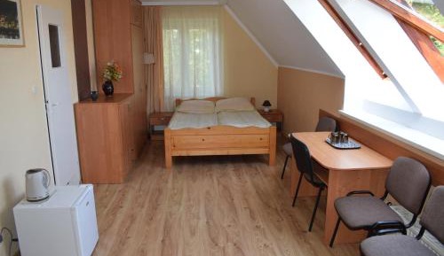 Quadruple Room with Private Bathroom