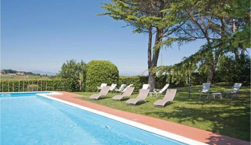 Three-Bedroom Holiday Home 