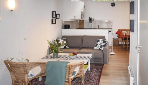 One-Bedroom Holiday Home