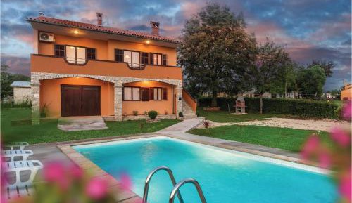 Three-Bedroom Holiday Home 