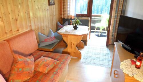 One-Bedroom Apartment with Balcony
