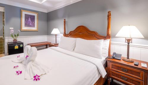 Deluxe Double or Twin Room (No Window)