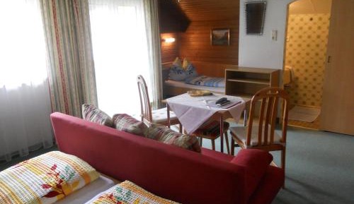 Triple Room with Balcony and Shared Bathroom