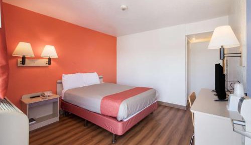 Queen Room - Disability Access - Roll in Shower