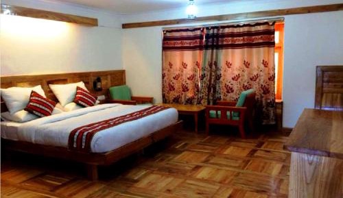 Deluxe Double or Twin Room