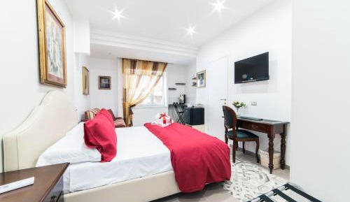 Deluxe Room (2 Adults + 1 Child)