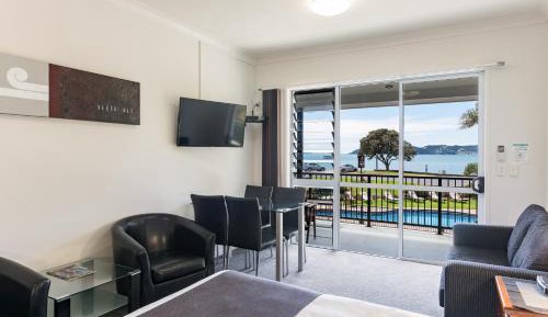 Deluxe Family Suite with Sea View