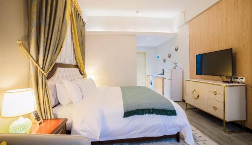 Deluxe Queen Room